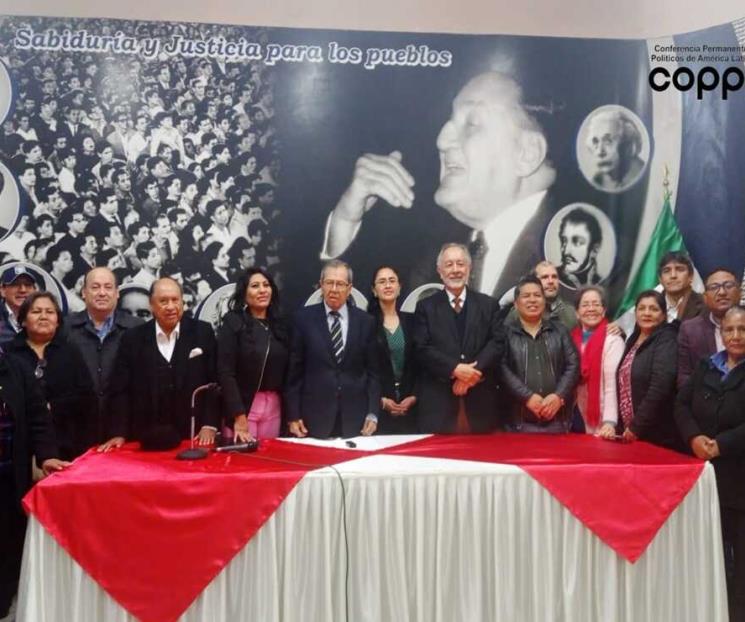 Rinden homenaje a Porfirio Muñoz Ledo en Perú