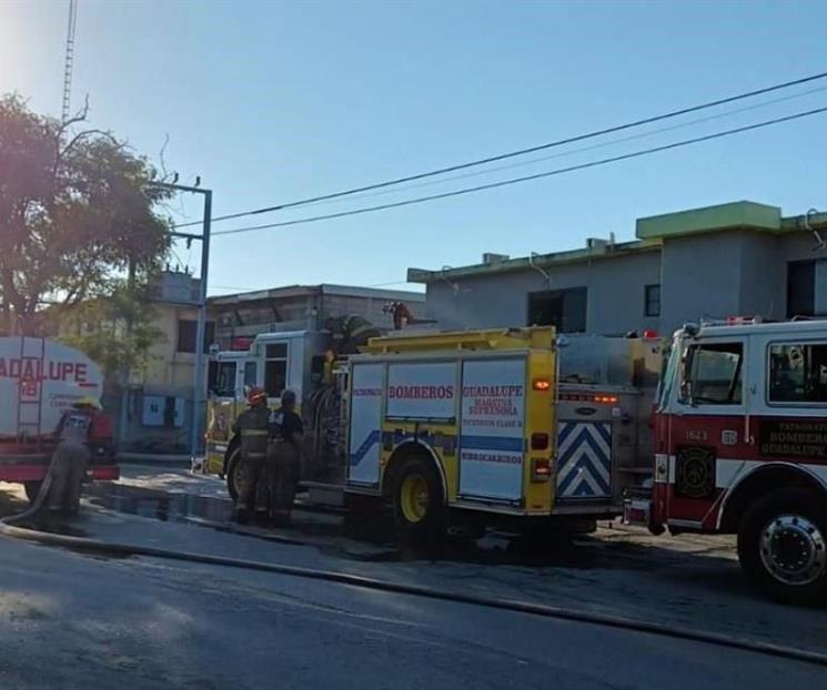 Recicladora de llantas se incendia en Escobedo