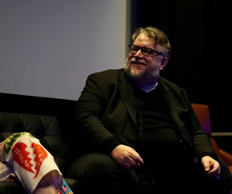 Guillermo del Toro se compromete a seguir becando animadores