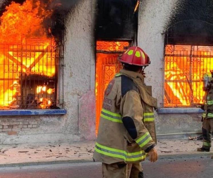 Se incendia casa en Monterrey