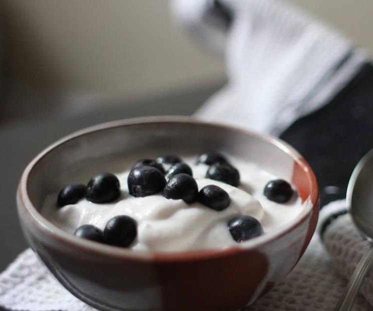 Beneficios de comer yogurt que no conocías