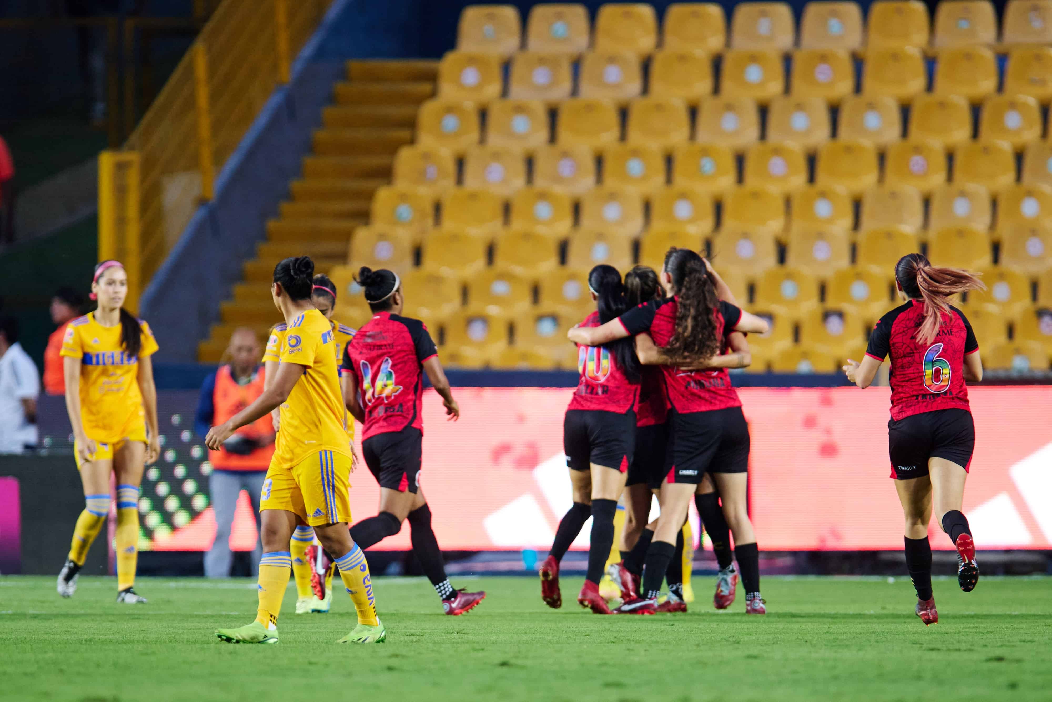 Verónica Pérez hace el 1-0 para la visita.