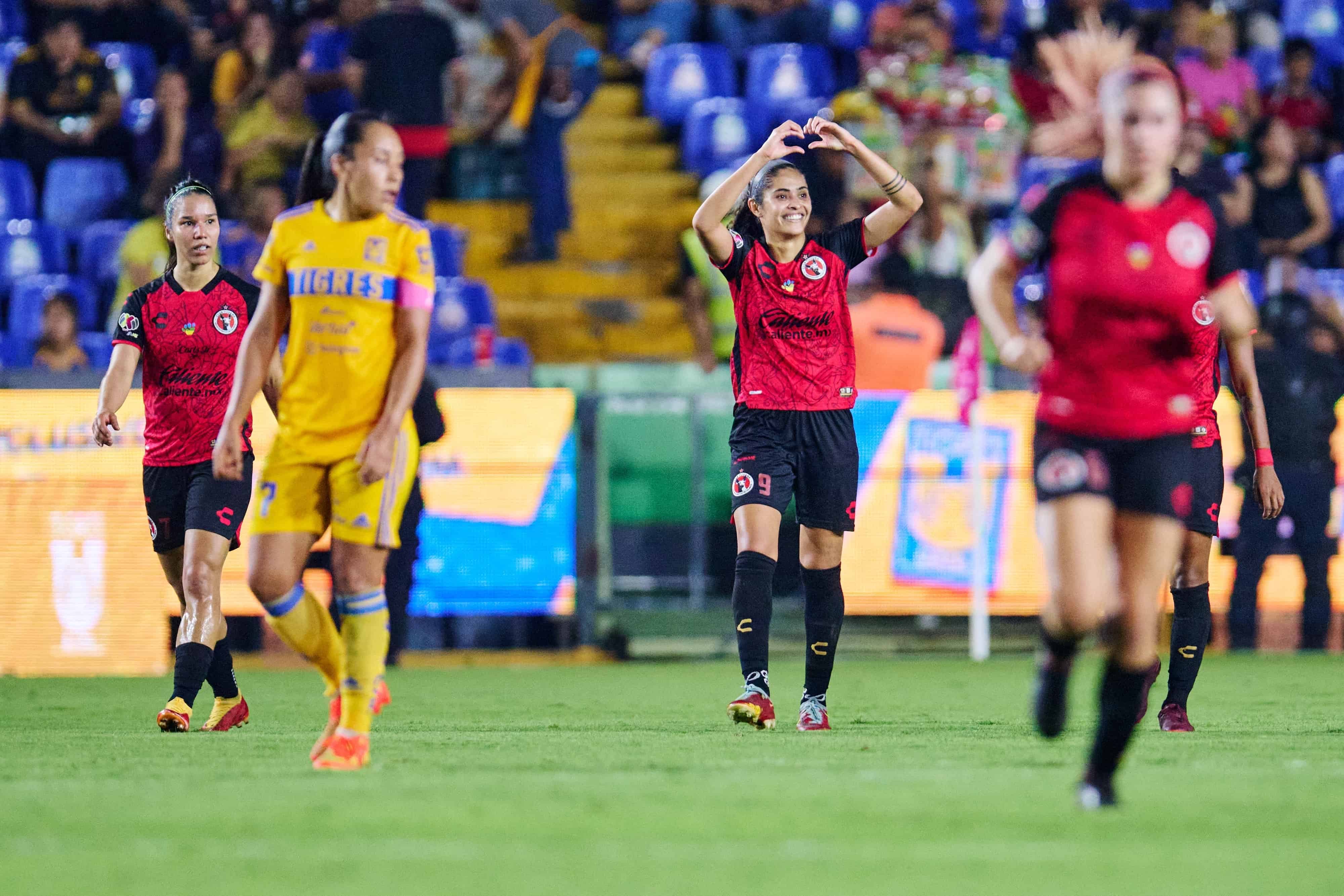 Daniela Espinosa hace el 2-2.