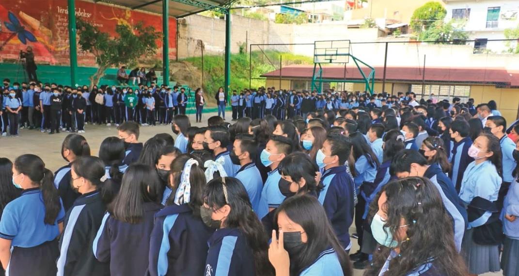 Reabren escuela tras casos de intoxicación en Chiapas