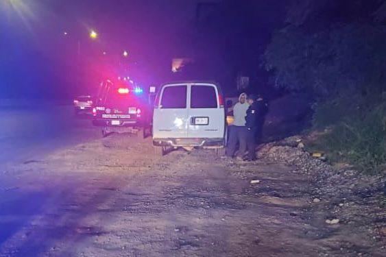 Un grupo de 20 indocumentados centroamericanos fueron interceptados por elementos de tránsito de Guadalupe, luego de que el conductor de la camioneta  en que viajaban se desplazaba a exceso de velocidad