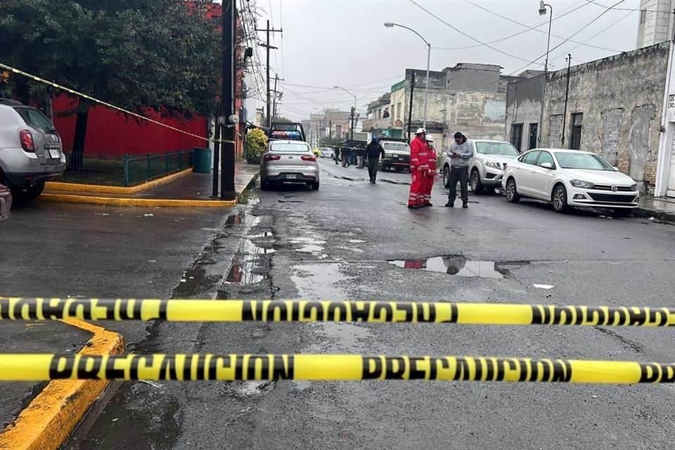 Una mujer asesinó de un balazo en la cabeza a su pareja sentimental y posteriormente, se suicidio en una vivienda del centro de Monterrey