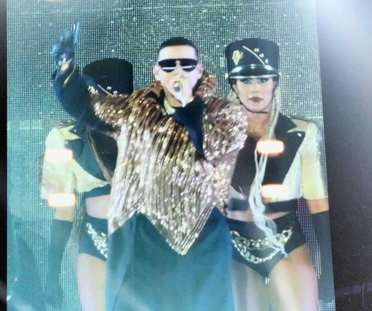 Acusan fans de Daddy Yankee estafa previo a show regio