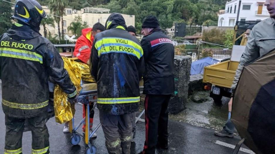 Derrumbe de tierra en Italia deja un muerto