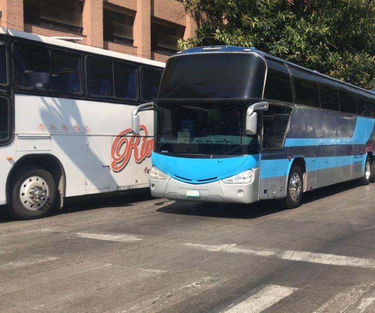 Ángel de la Independencia se convierte en central de autobus