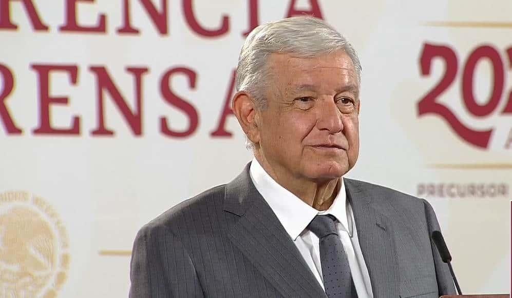 López Obrador alista dos iniciativas