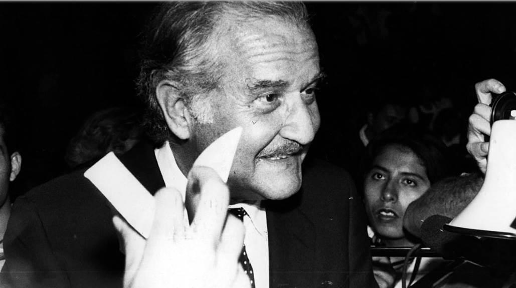 Carlos Fuentes es recordado por grandes escritores en FILG