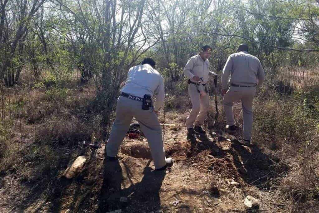 Los trabajadores de una construcción descubrieron una toma clandestina de un ducto de Pemex