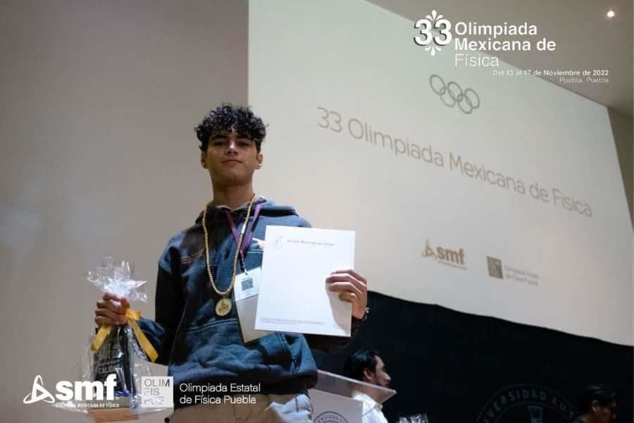 ¡Borrego recibe oro en Olimpiada Nacional de Física 2022!