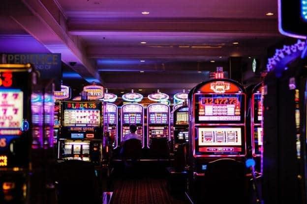 Denuncian que 42% de casinos operan sin permiso
