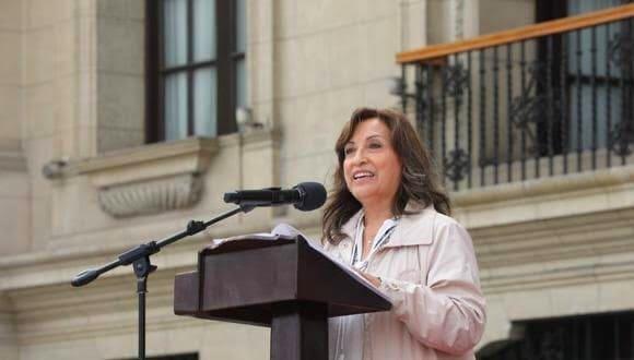 Es Boluarte presidenta de Perú tras destitución de Castillo