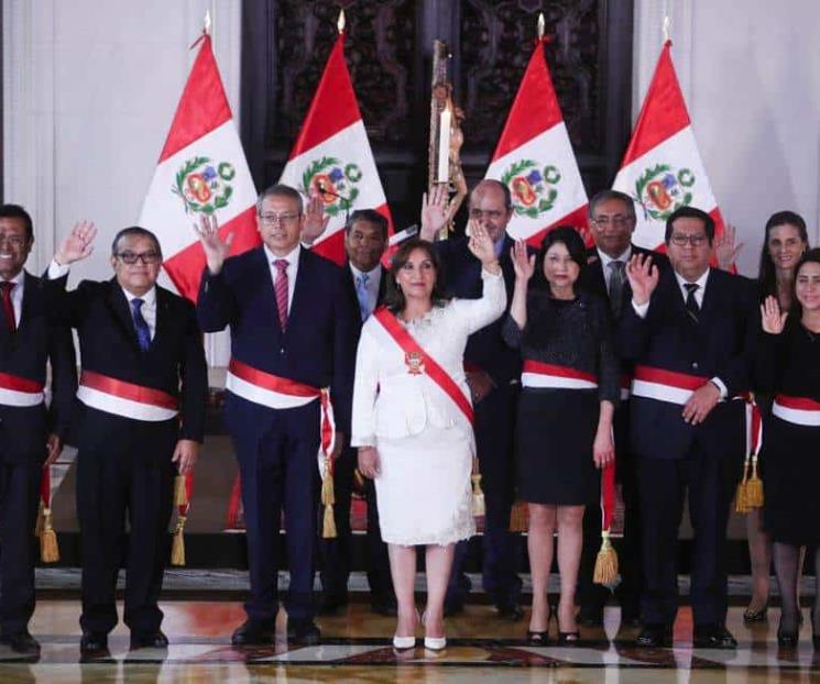 Juramenta presidenta peruana a su Gabinete