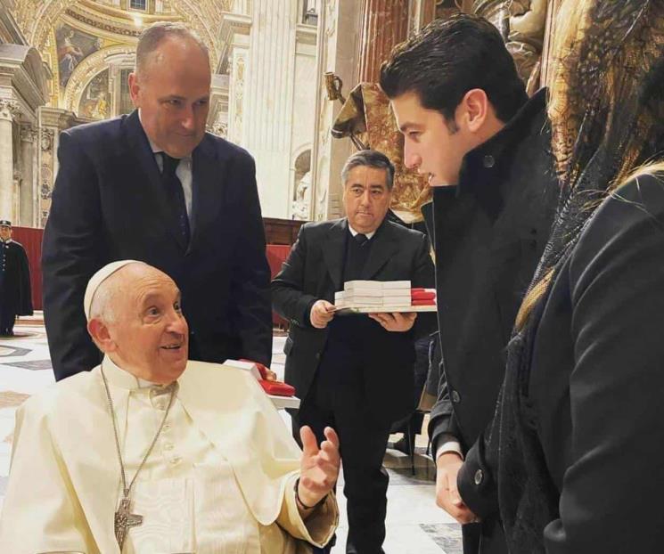 Recibe Samuel bendición del Papa Francisco