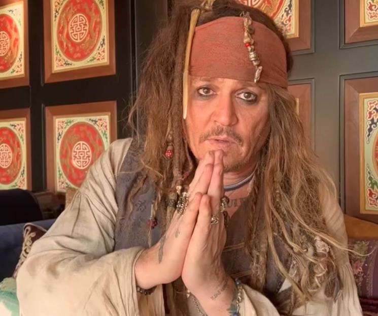 Johnny Depp se viste de Jack Sparrow por buena causa