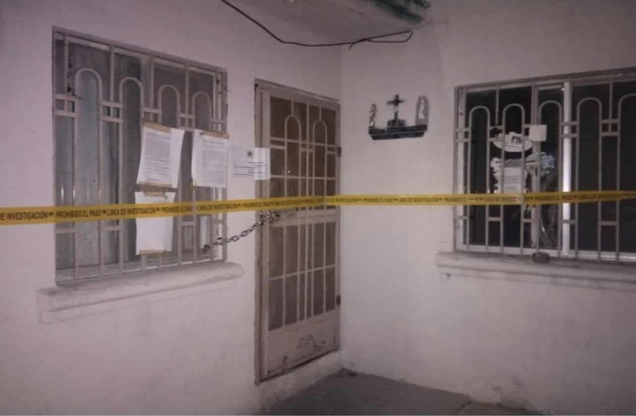 El cadáver de un hombre en avanzado estado de descomposición fue encontrado ayer tras un cateo realizado por la Fiscalía General de Justicia en un domicilio de Apodaca