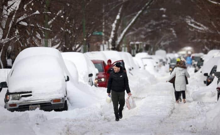 Dejan nevadas sin luz a miles en EUA