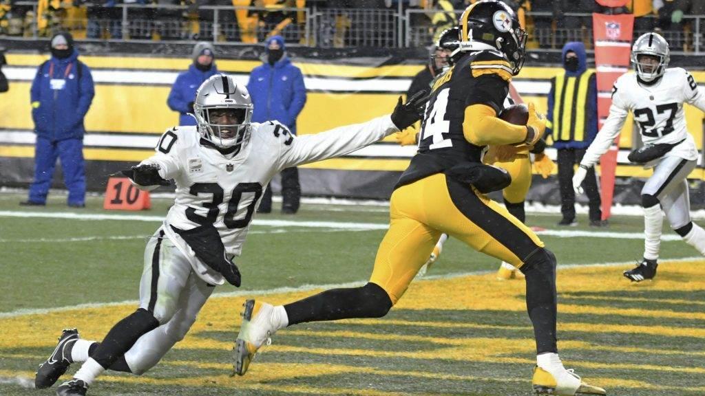 Steelers honran a Harris con victoria