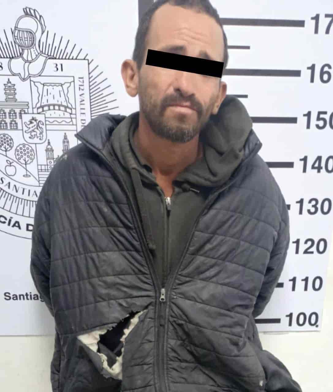 Detuvieron a dos hombres que eran buscados, por cometer varios robos con violencia, en Santiago