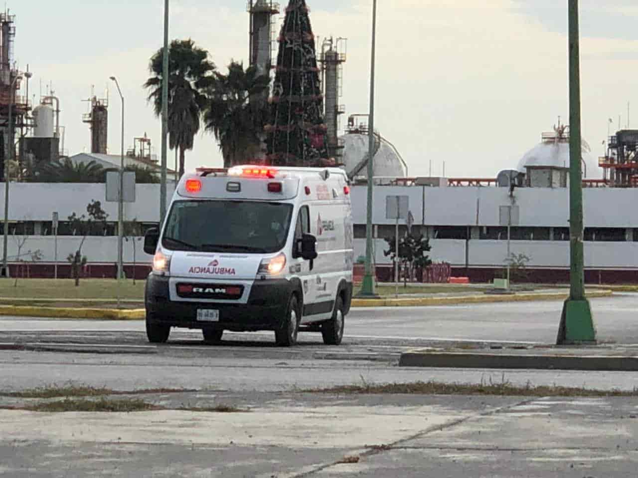 Al menos siete personas resultaron intoxicadas tras registrarse una fuga de gas ácido en una línea interior de la Refinería de Pemex