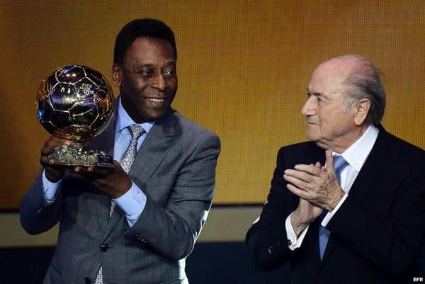 Pudo Pelé haber ganado 7 Balones de Oro