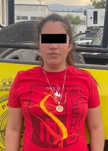 Tras defraudar a una persona a la que contactaron por Facebook y le vendieron dos cadenas de oro que resultaron ser falsas, una pareja fue detenida