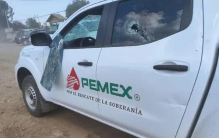 Huachicoleros agreden a personal de Pemex