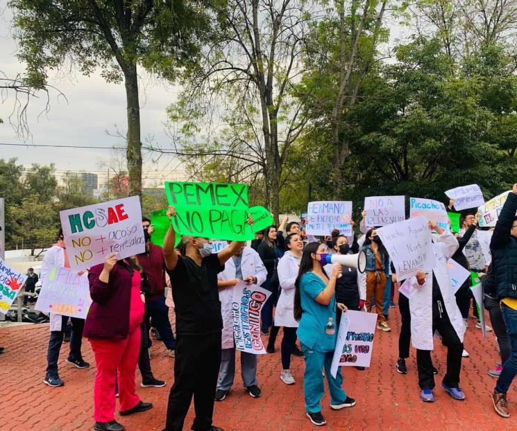 Médicos de Pemex mantienen huelga ante falta de aguinaldo