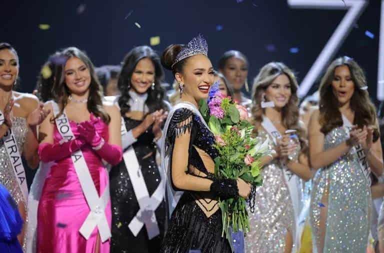 La modelo RBonney de EUA se corona como Miss Universo