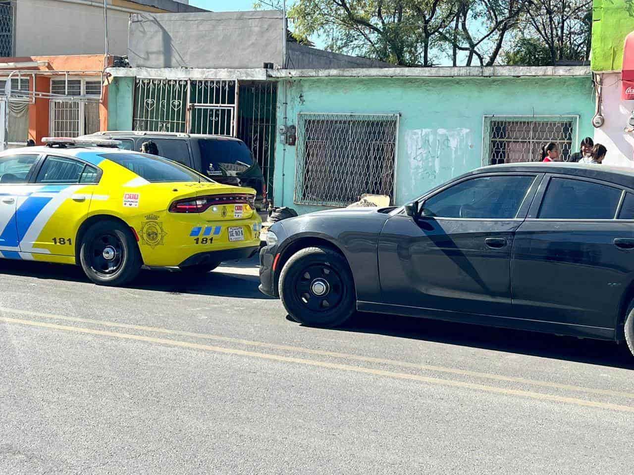 Un ataque con una supuesta bomba molotov contra elementos de la Policía Monterrey, causó alarma, en la Colonia Industrial