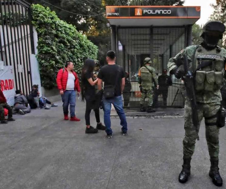 Acuden militares armados tras nuevo incidente en Metro