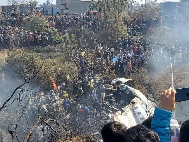 Choque aéreo en Nepal deja 68 muertos y 4 desaparecidos