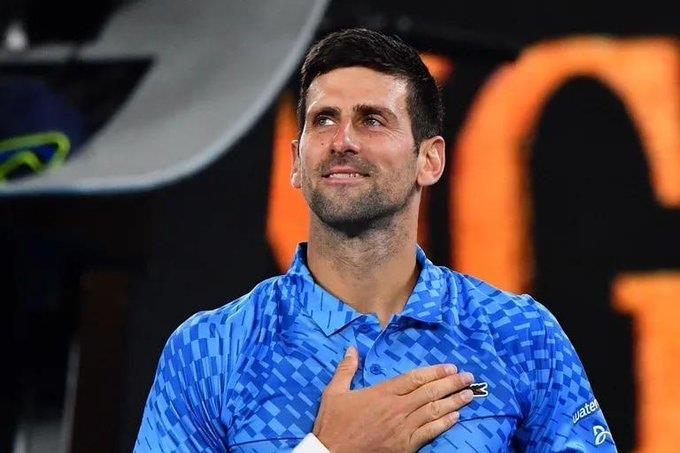 Gana Djokovic en su regreso al Abierto de Australia