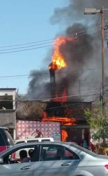 Al menos cinco tejabanes se incendiaron tras un aparte corto eléctrico, en la Colonia Arroyo El Obispo