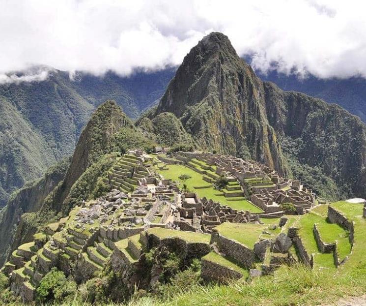 Cierra Perú por protestas ingreso a Machu Picchu