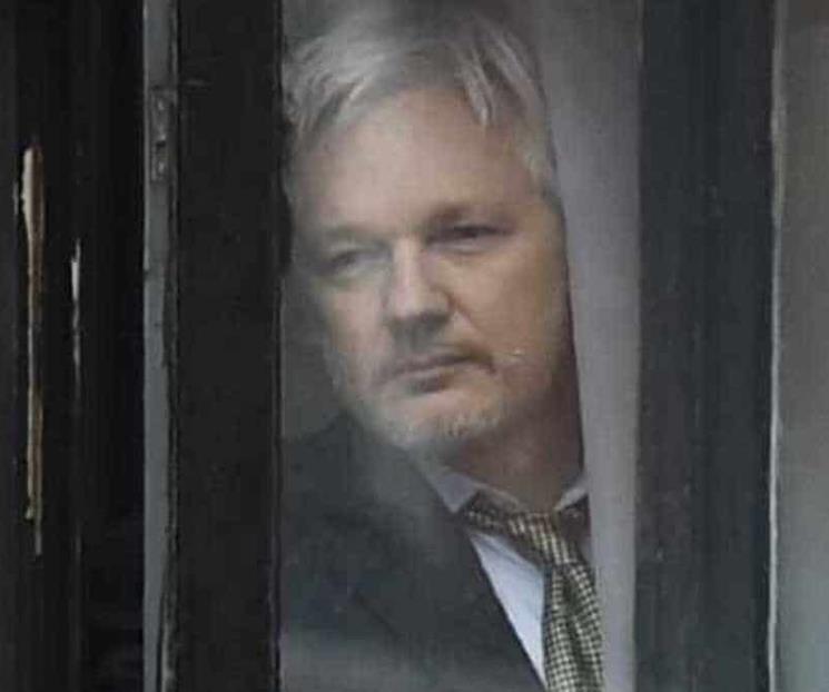 AMLO revela que platicó con Biden sobre libertad de Assange