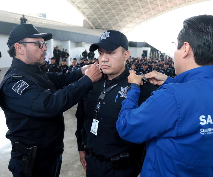 Entregan ascenso de grado a 70 policías de San Nicolás