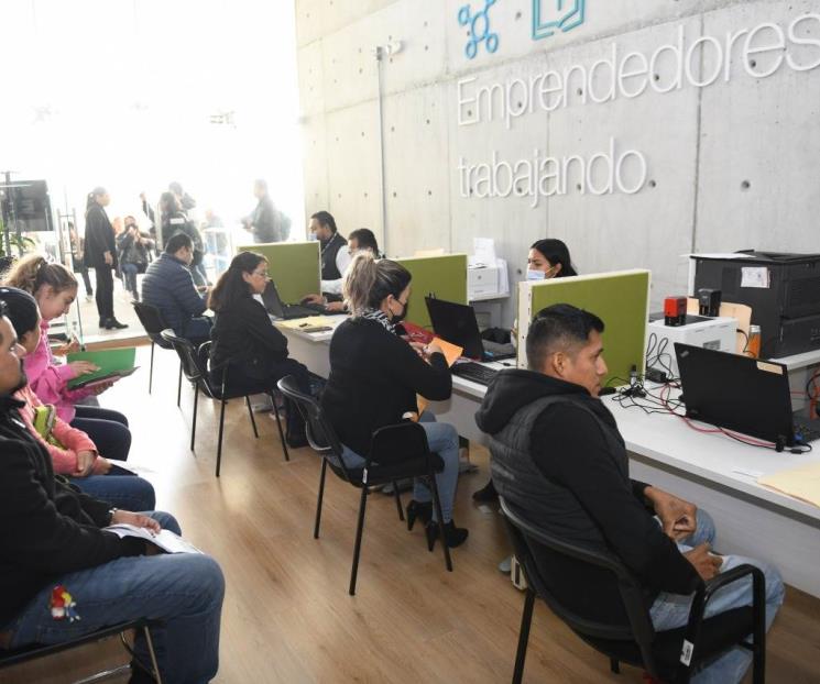 Acercan oficina móvil del SAT a Centro Emprendemos Monterrey