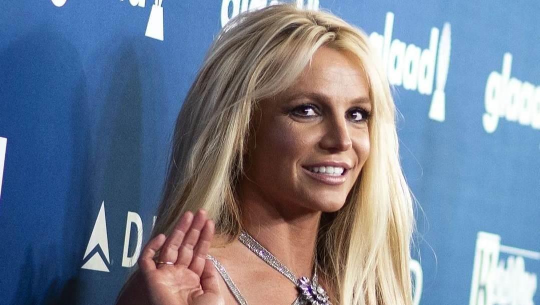 Britney Spears explota y le pone un alto a sus fans