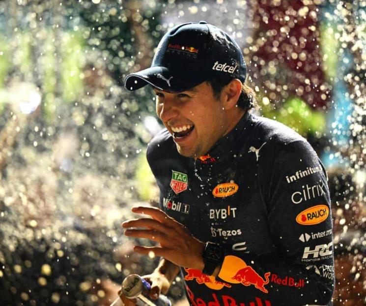 Ya anda Checo en NY para presentación de su Red Bull