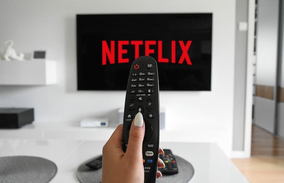 Netflix advierte, pondrá fin a cuentas compartidas en México