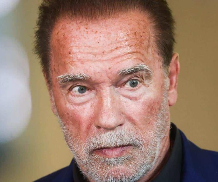 Se involucra Arnold Schwarzenegger en accidente de tránsito