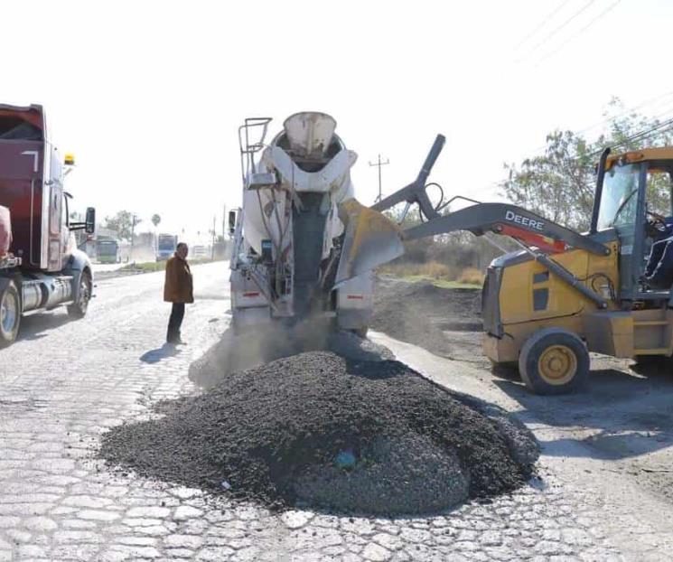 Hacen reparaciones sobre la Carretera a Colombia en Escobedo