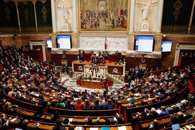 Debate Parlamento francés sobre proyecto de pensiones