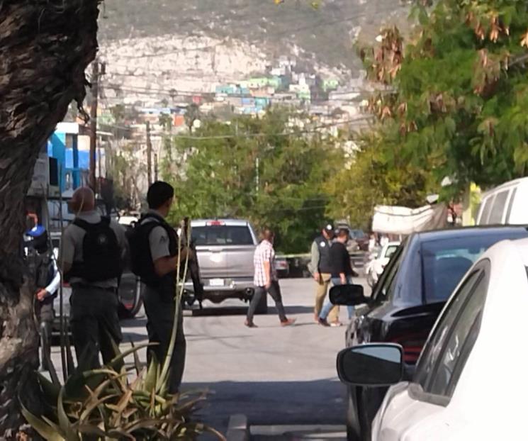 Se desata balacera entre oficiales y criminales en Monterrey