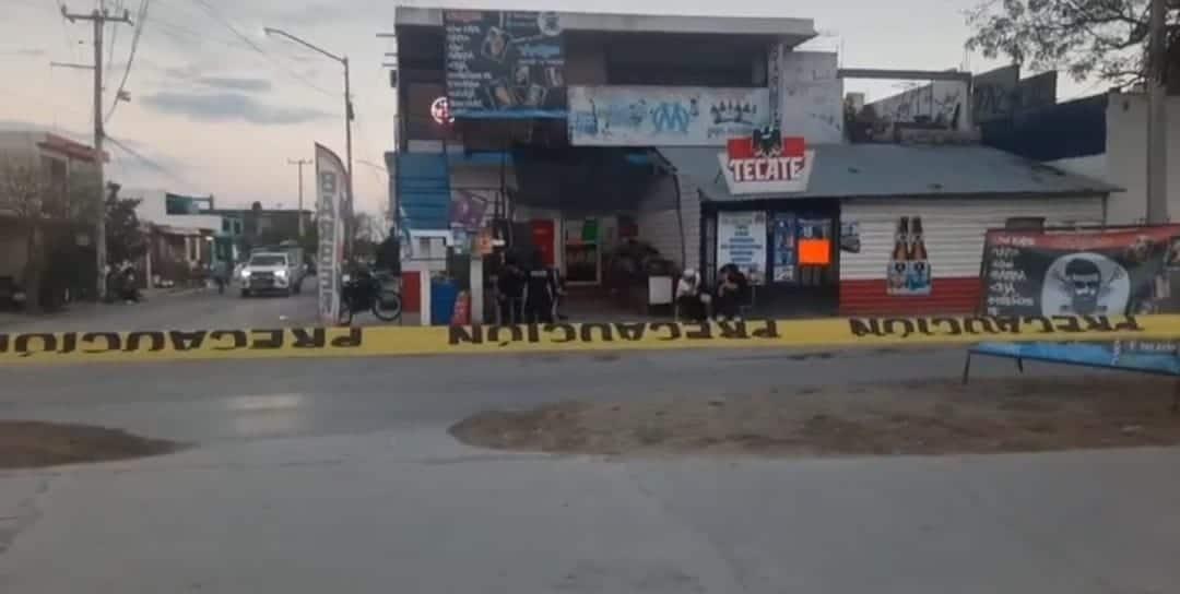 Ejecutan a tiros a joven en barbería de Juárez