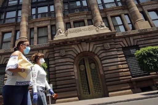 Banxico sorprende y sube en 50 puntos tasa de interés a 11%